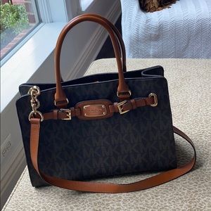Micheal Kors purse
